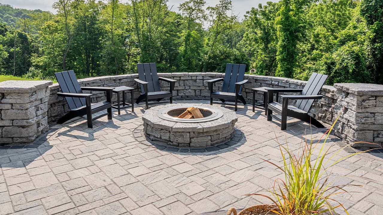 Paver patio with fire pit